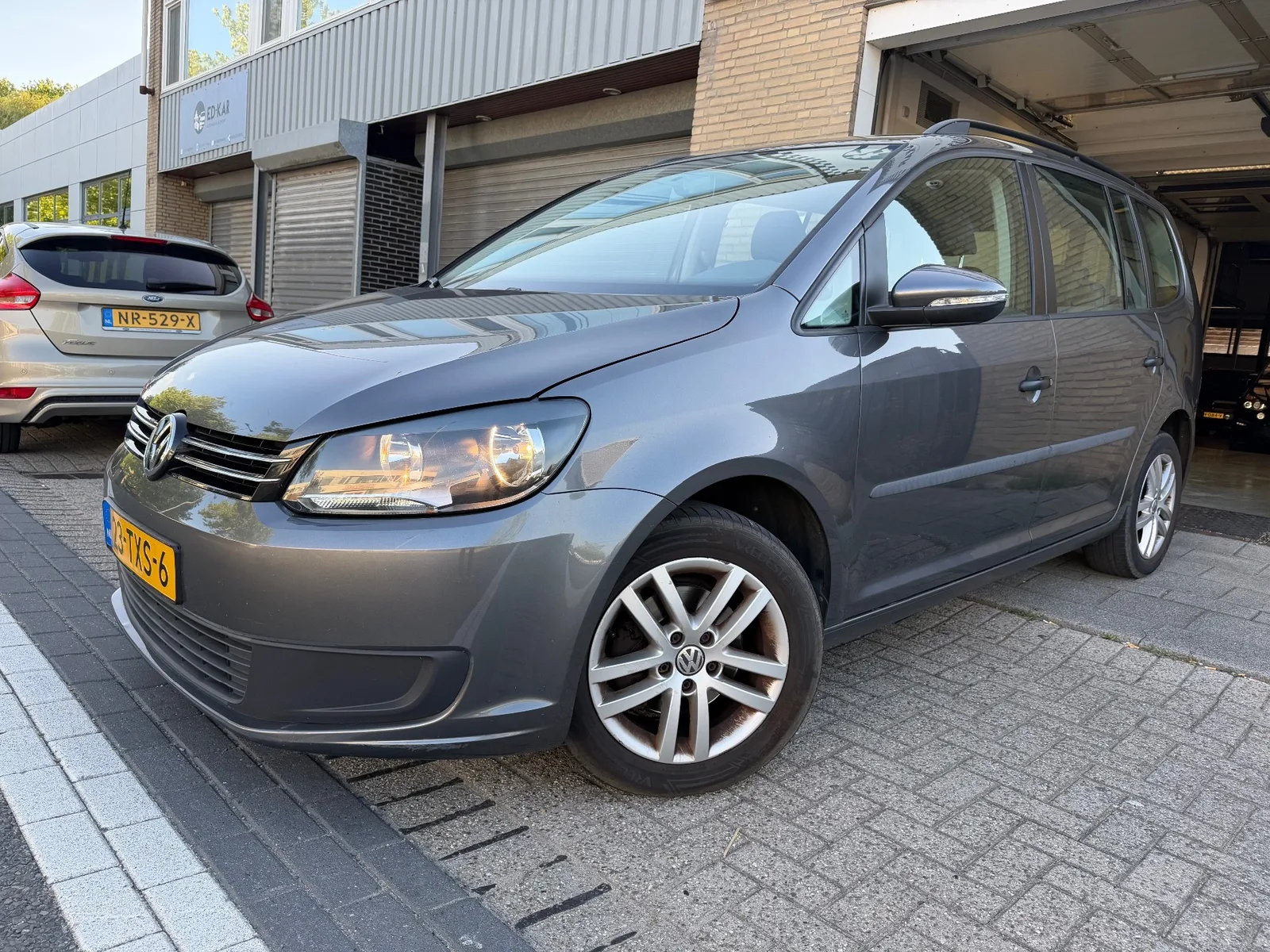 Volkswagen Touran (2012) — foto 1