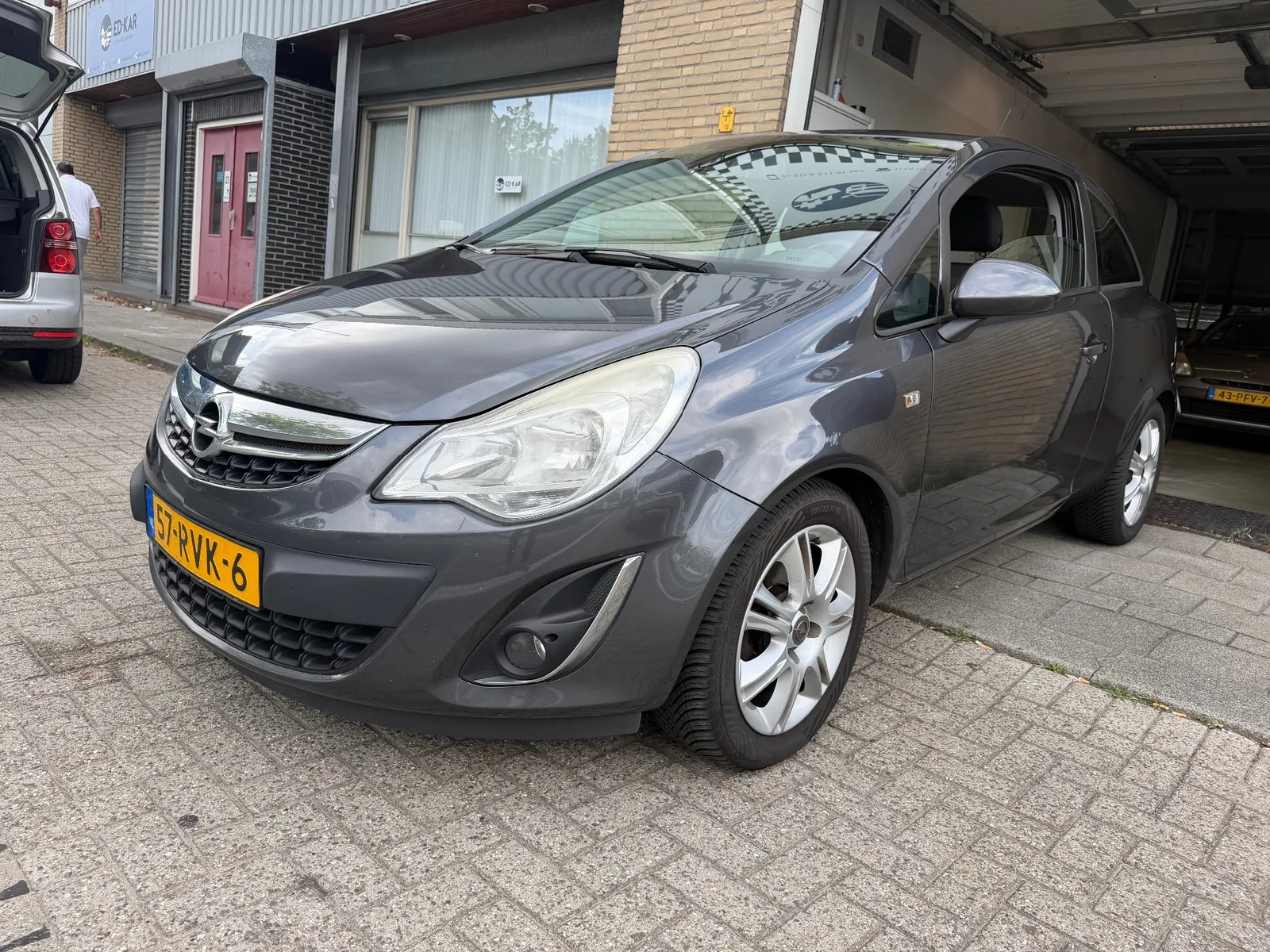 Opel Corsa (2011) — foto 1
