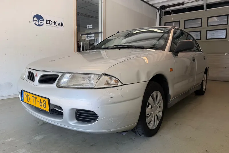 Mitsubishi CARISMA (1996)