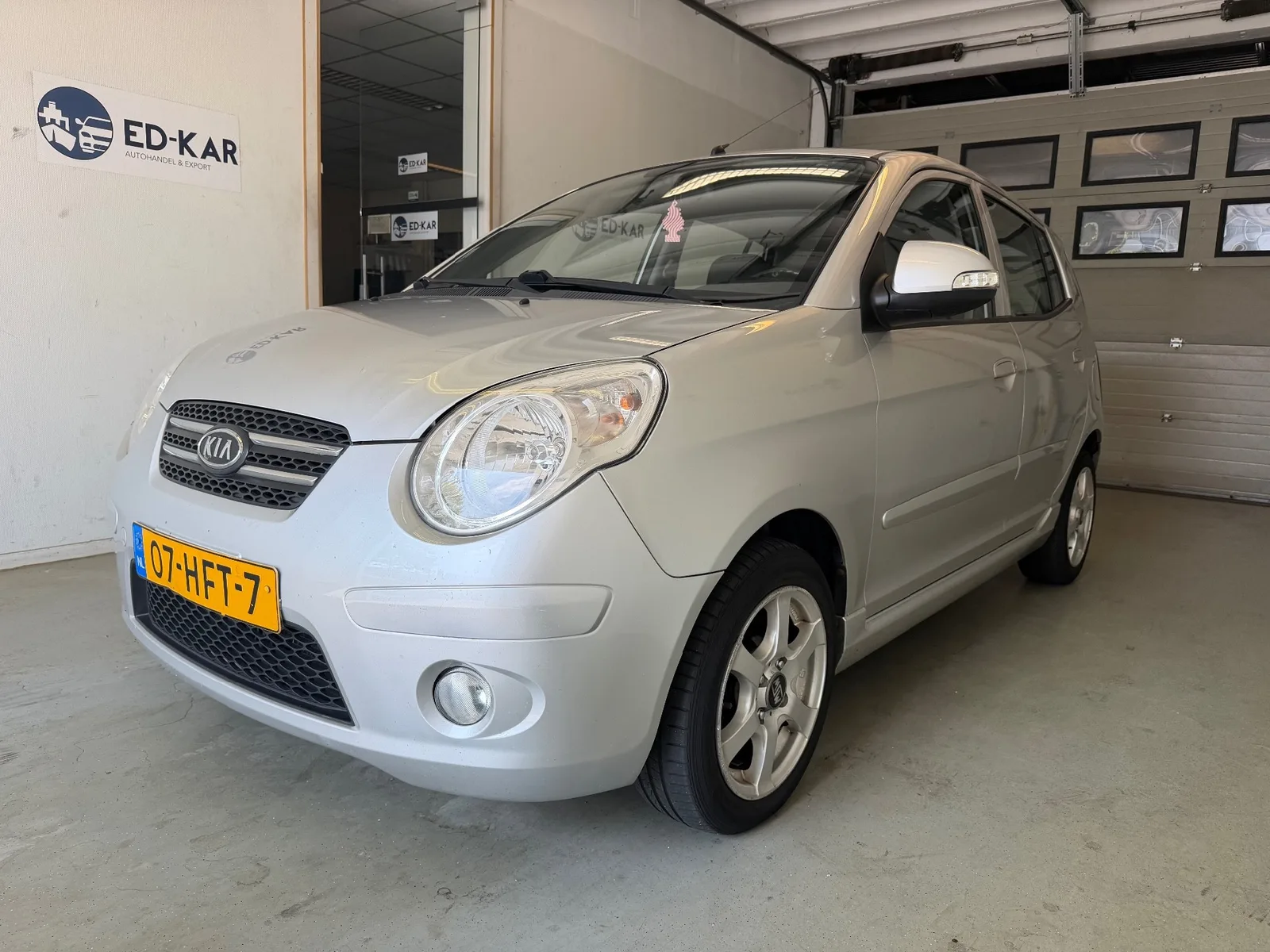 Kia Picanto (2008) — foto 1