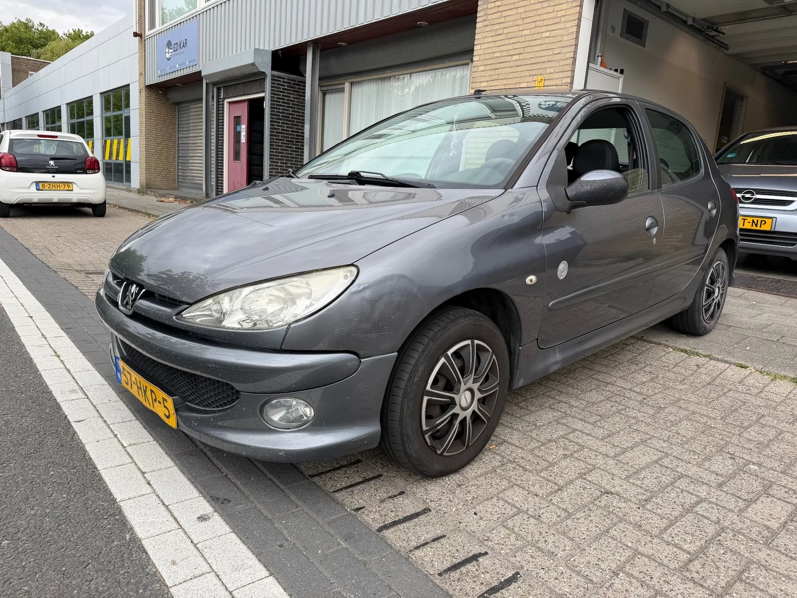 Peugeot 206 (2008) — foto 1