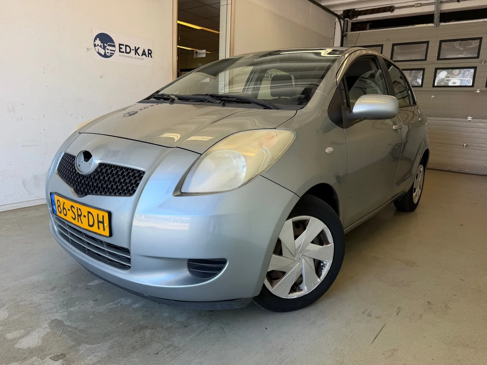 Toyota Yaris (2006) — foto 1