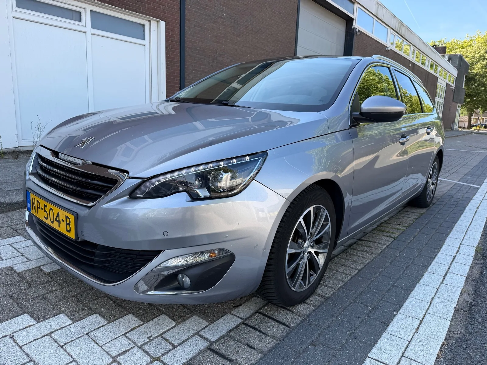 Peugeot 308 (2017) — foto 1