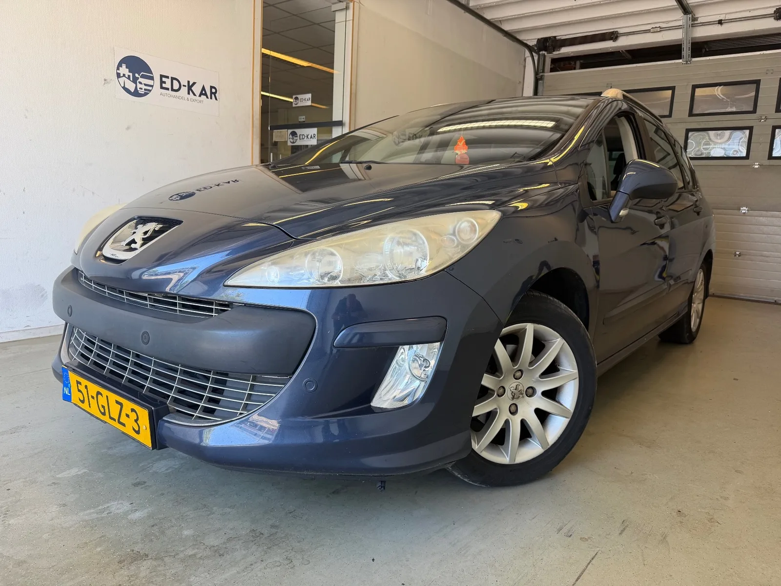 Peugeot 308 (2008) — foto 1