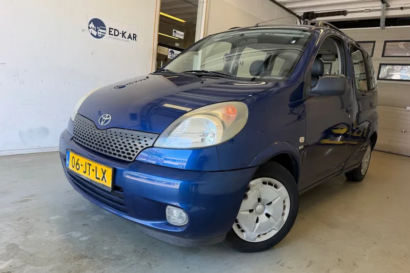 Toyota Yaris (2002)