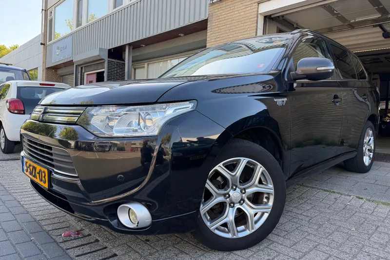 Mitsubishi Outlander (2013)