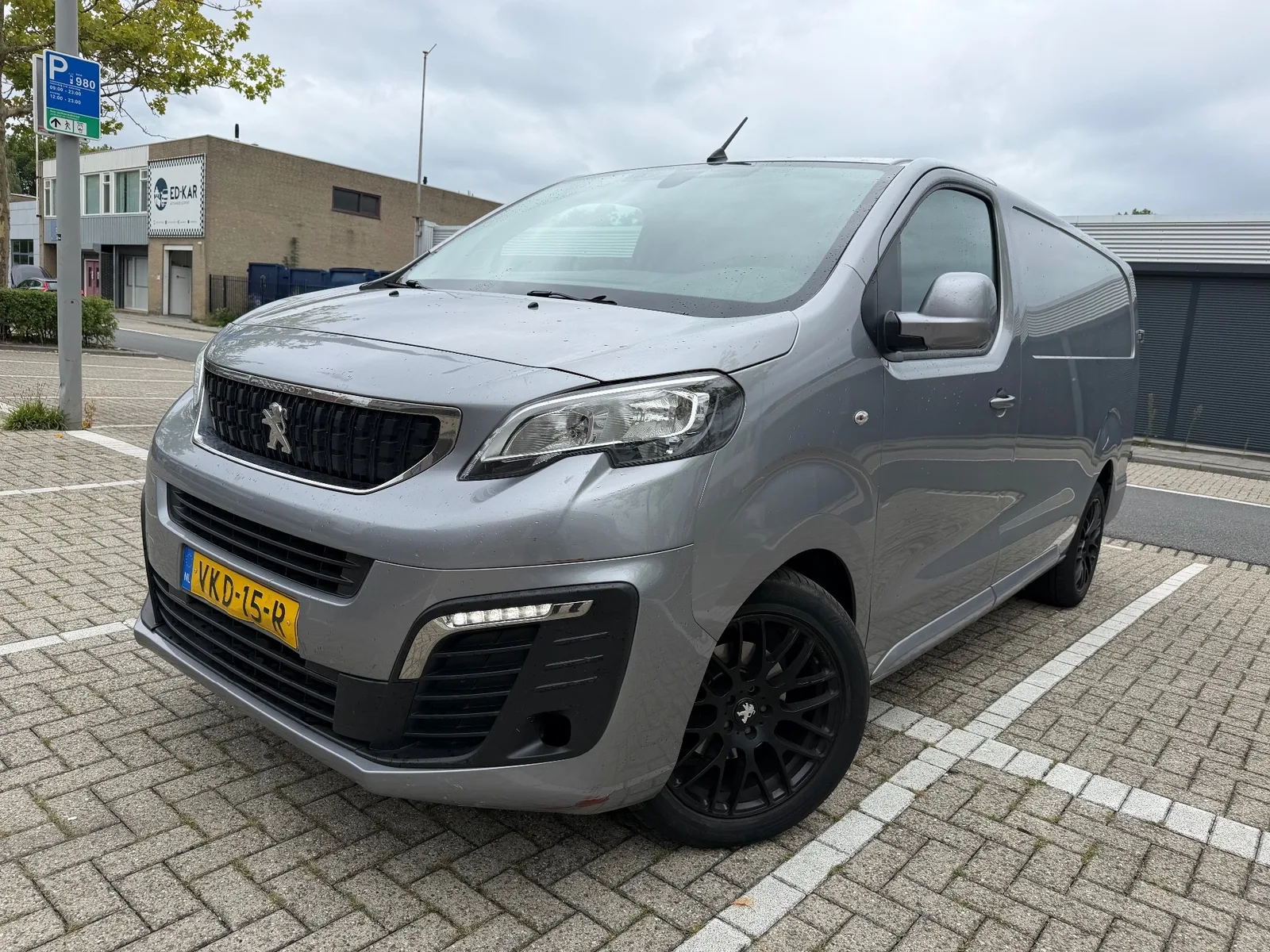 Peugeot Expert (2021) — foto 1