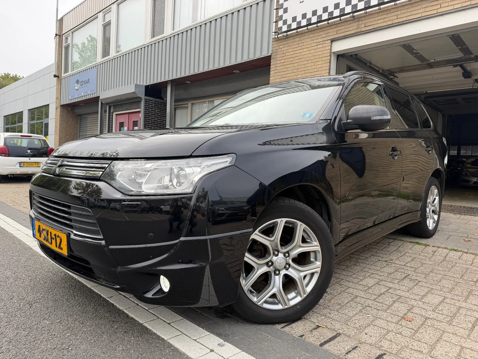 Mitsubishi Outlander (2013) — foto 1