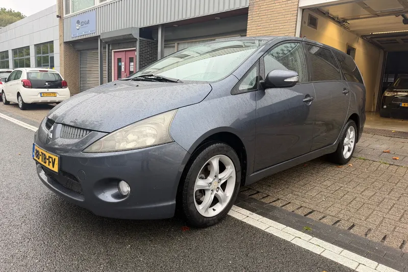 Mitsubishi Grandis (2006)