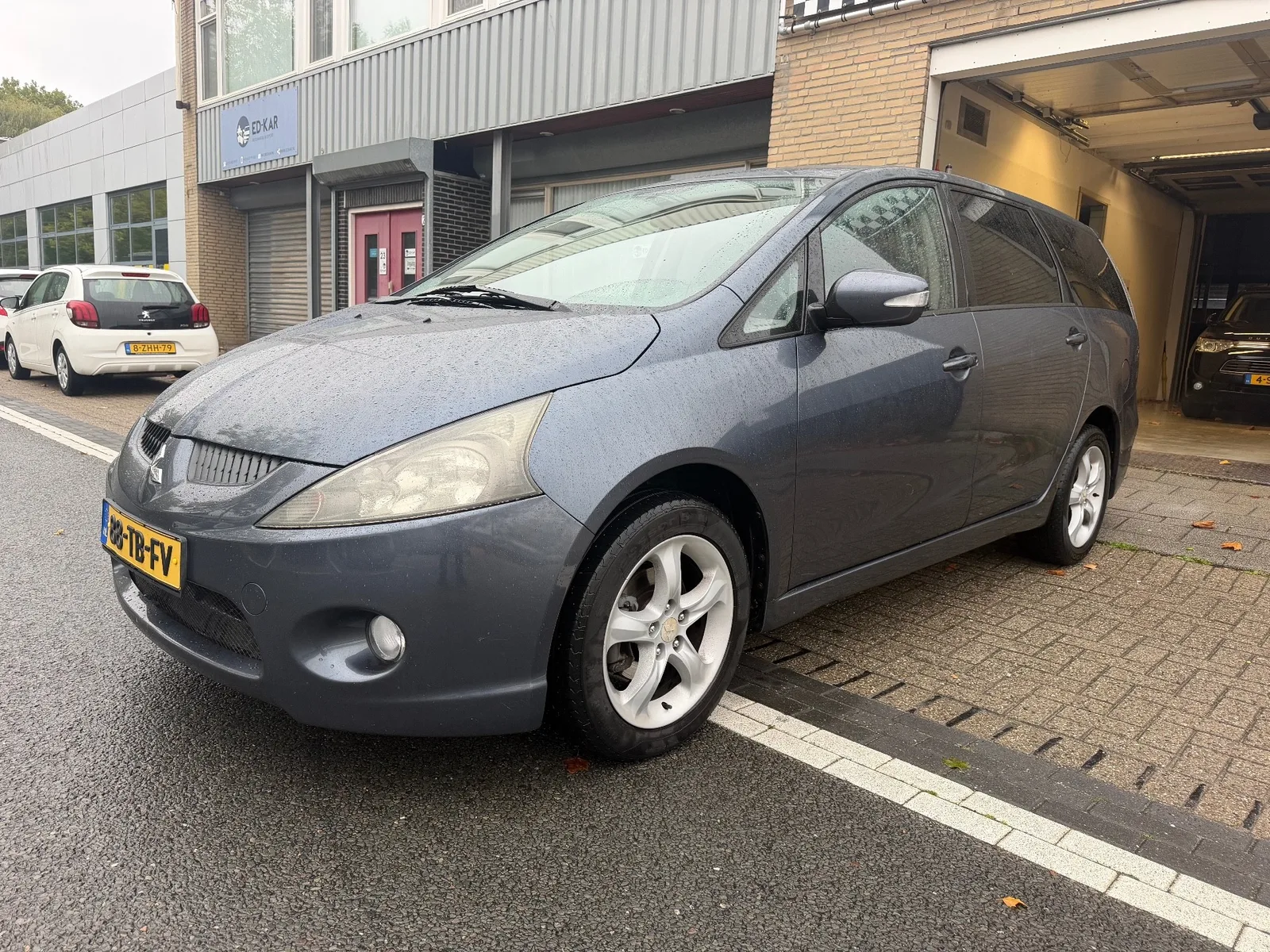 Mitsubishi Grandis (2006) — foto 1