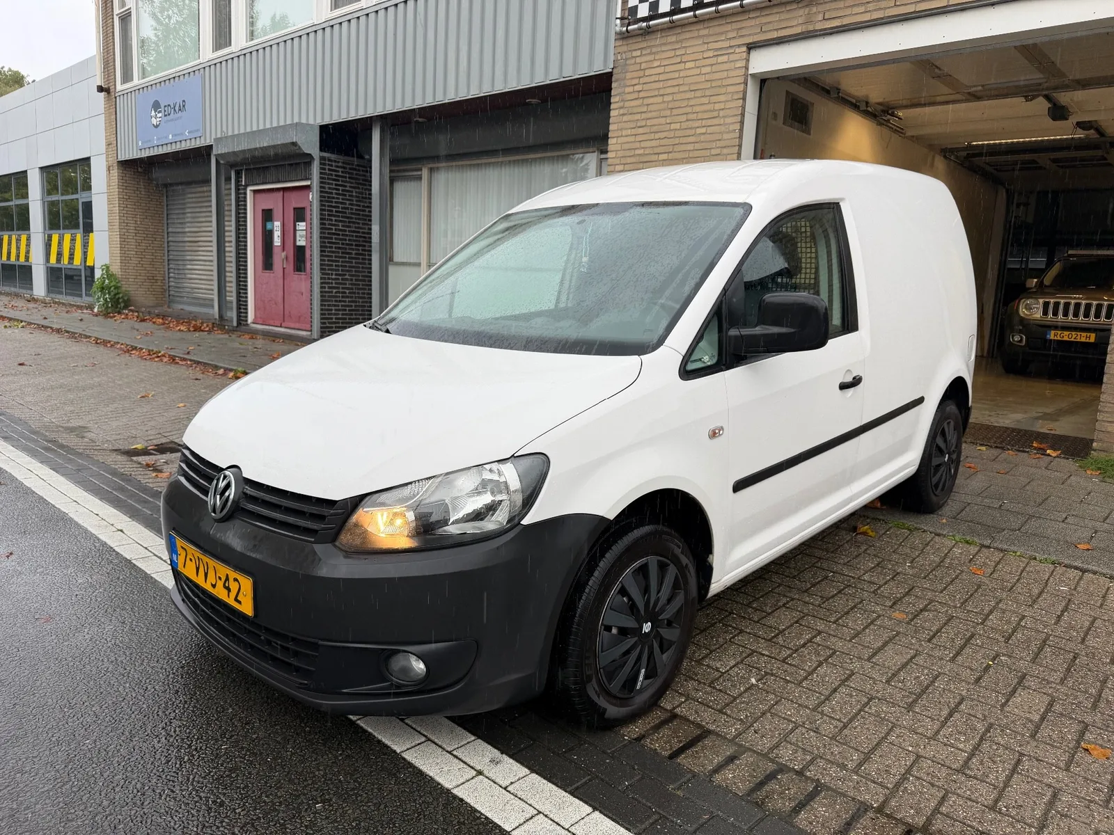 Volkswagen Caddy (2012) — foto 1