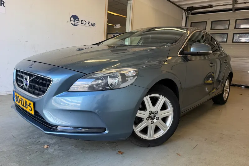 Volvo V40 (2012)