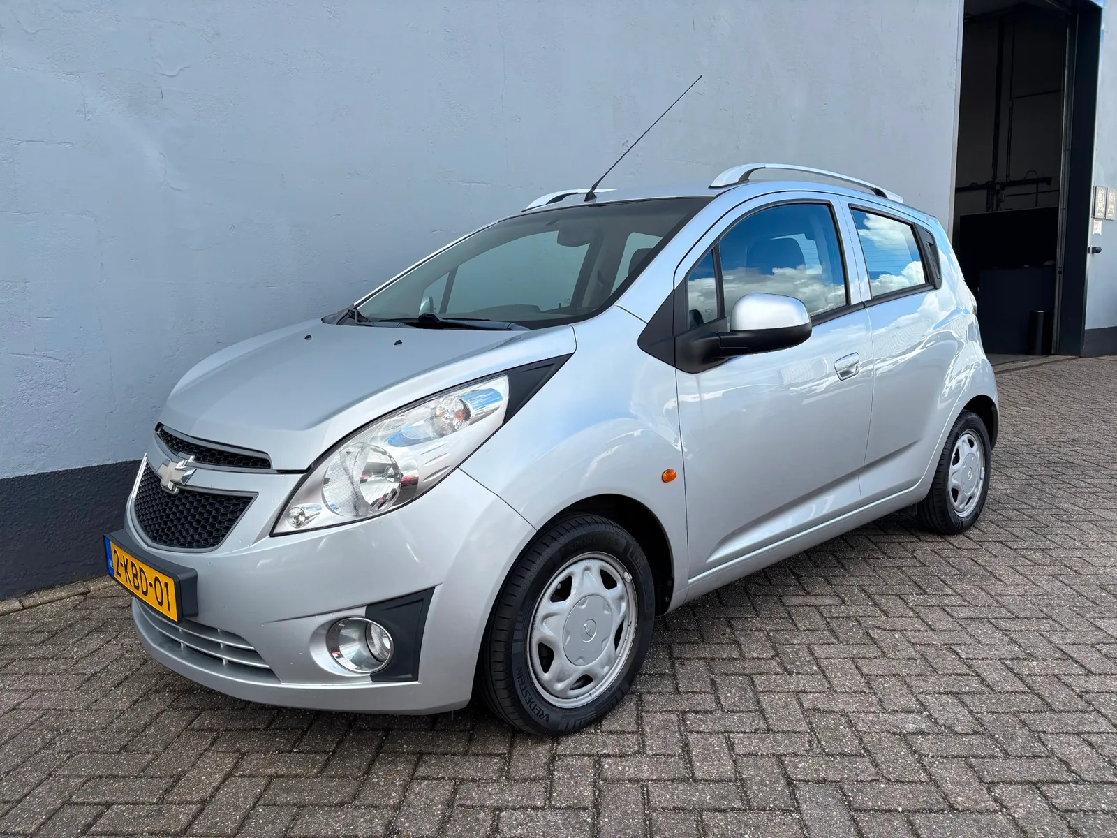 Chevrolet Spark (2011) — foto 1