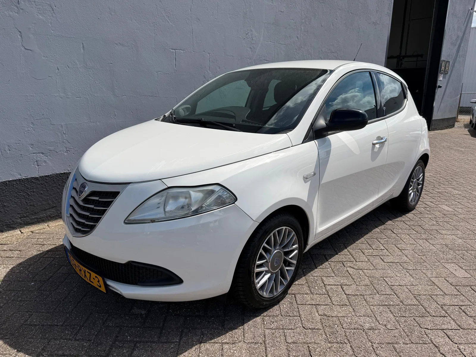 Lancia Ypsilon (2011) — foto 1