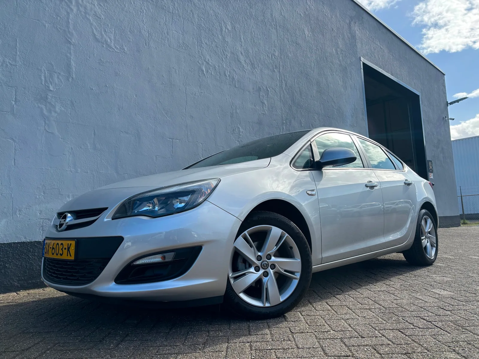 Opel Astra (2013) — foto 1
