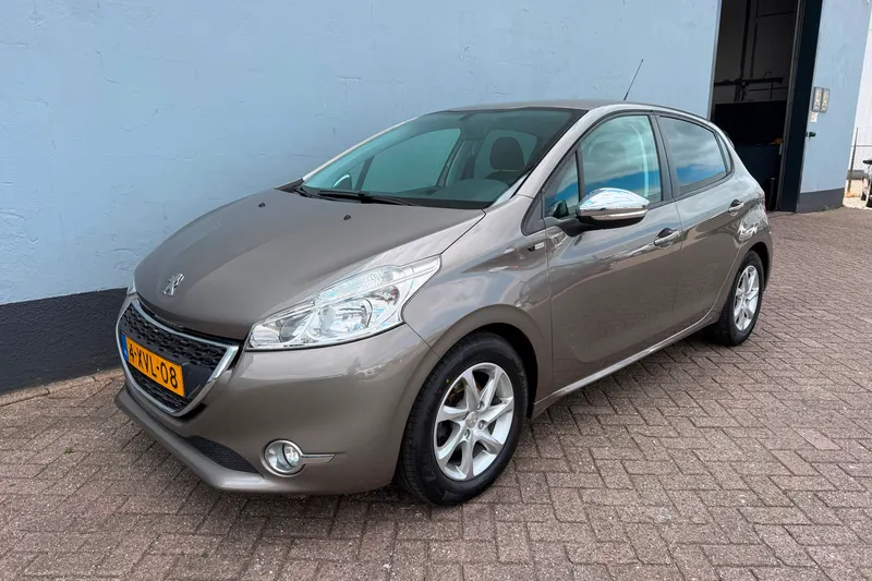 Peugeot 208 (2014)