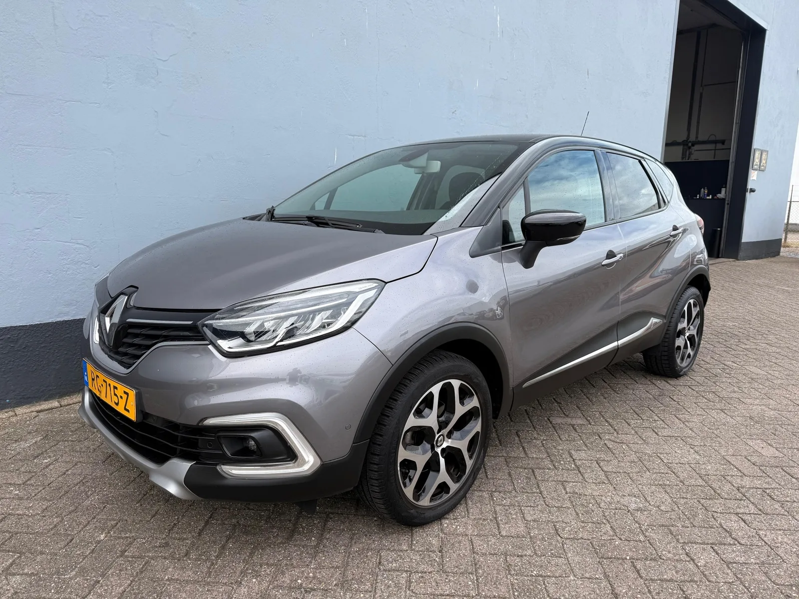 Renault Captur (2017) — foto 1