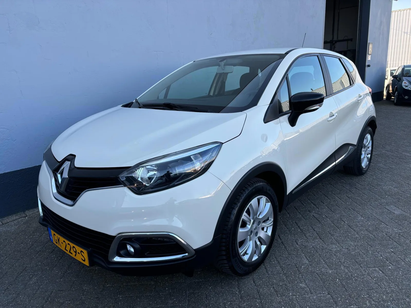 Renault Captur (2015) — foto 1
