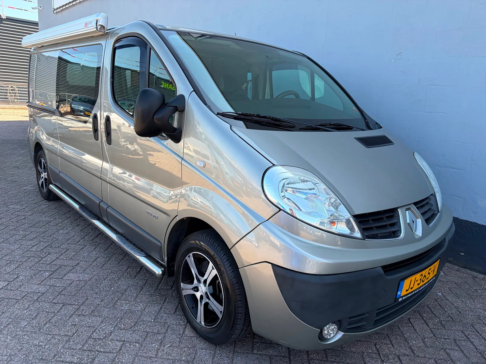 Renault Trafic (2010) — foto 1