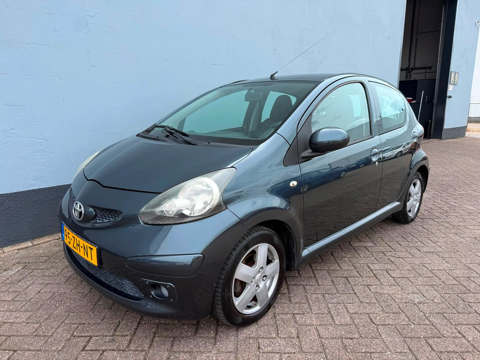 Toyota Aygo (2008) — foto 1