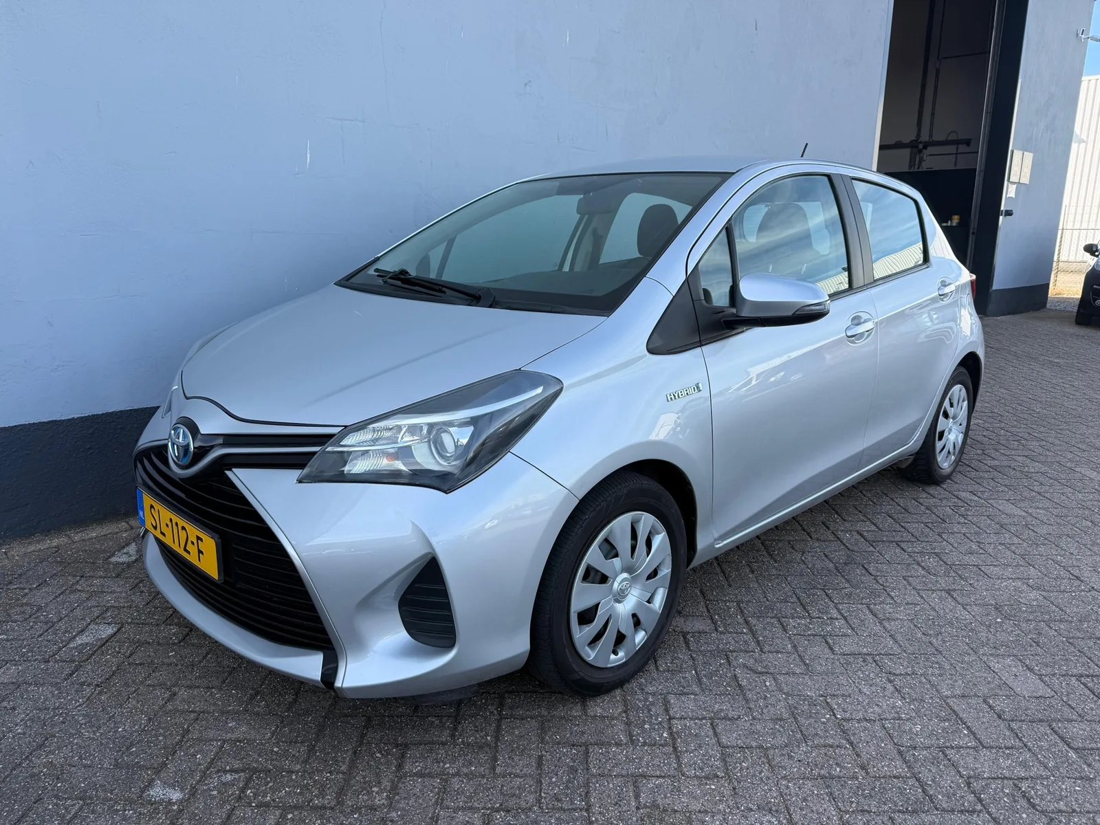 Toyota Yaris (2015) — foto 1