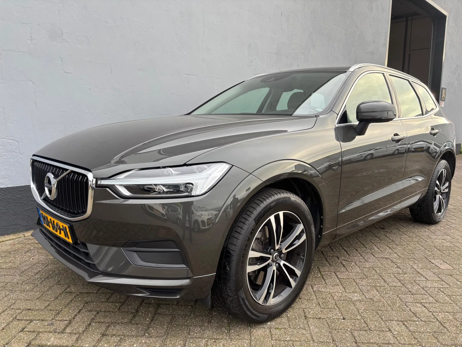 Volvo XC60 (2018) — foto 1