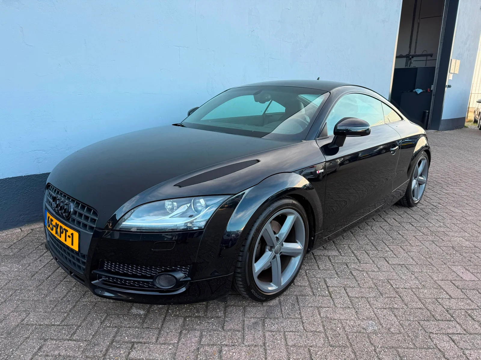 Audi TT (2010) — foto 1