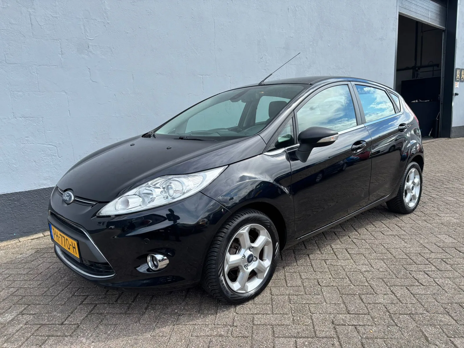 Ford Fiesta (2011) — foto 1