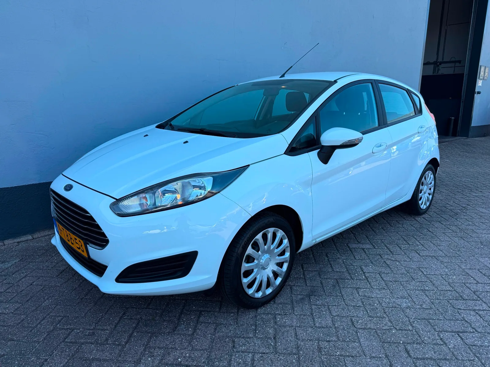 Ford Fiesta (2014) — foto 1