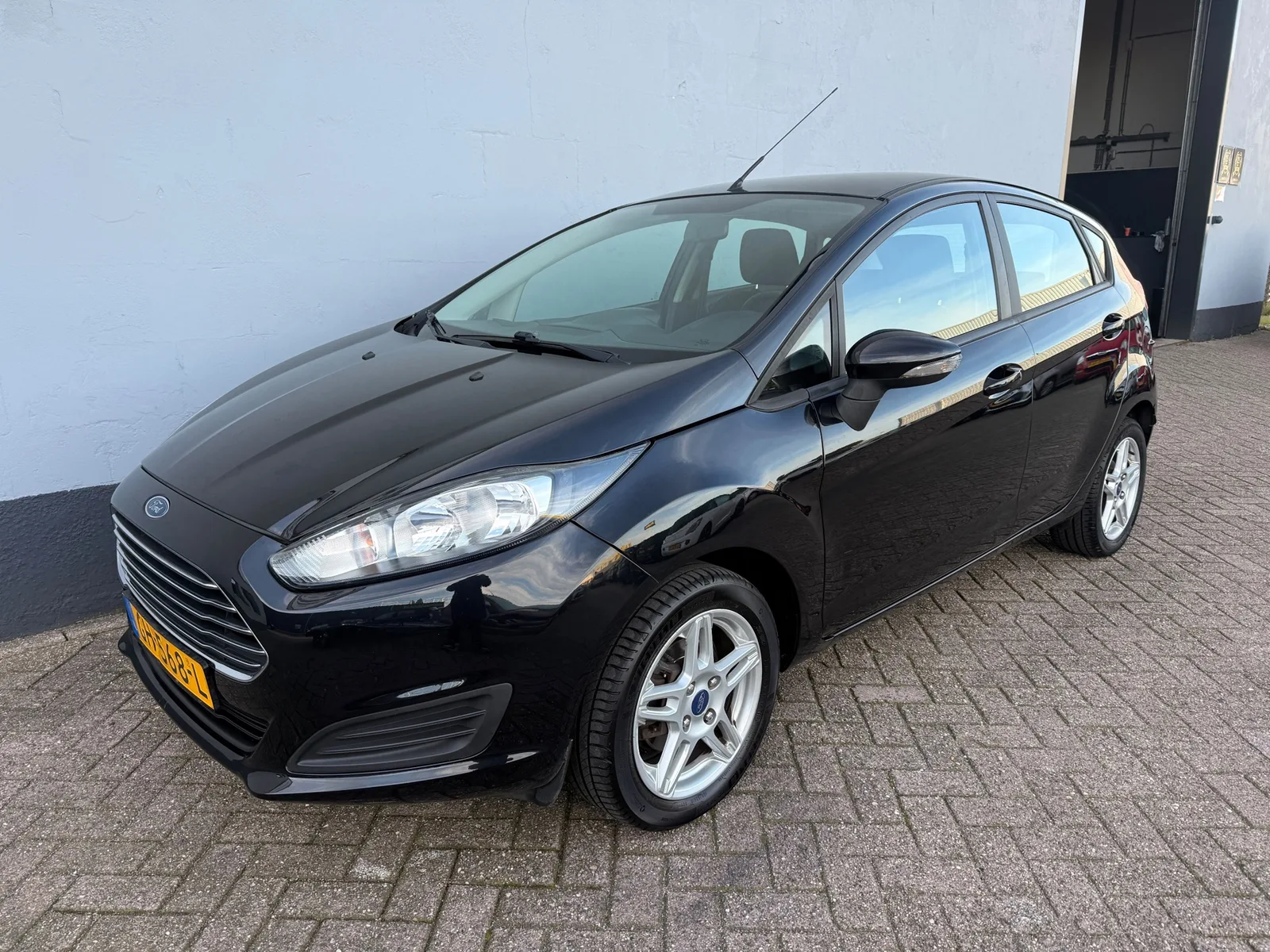 Ford Fiesta (2015) — foto 1