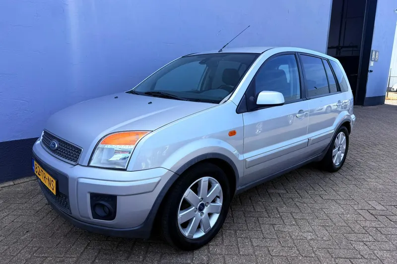 Ford Fusion (2007)