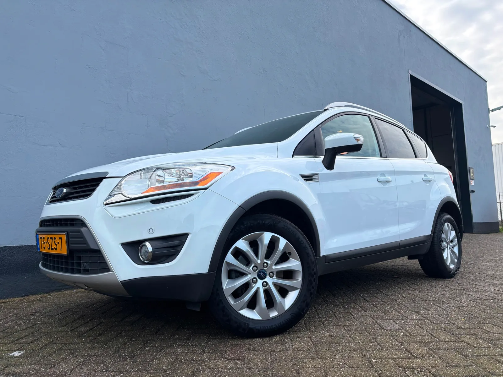 Ford Kuga (2012) — foto 1