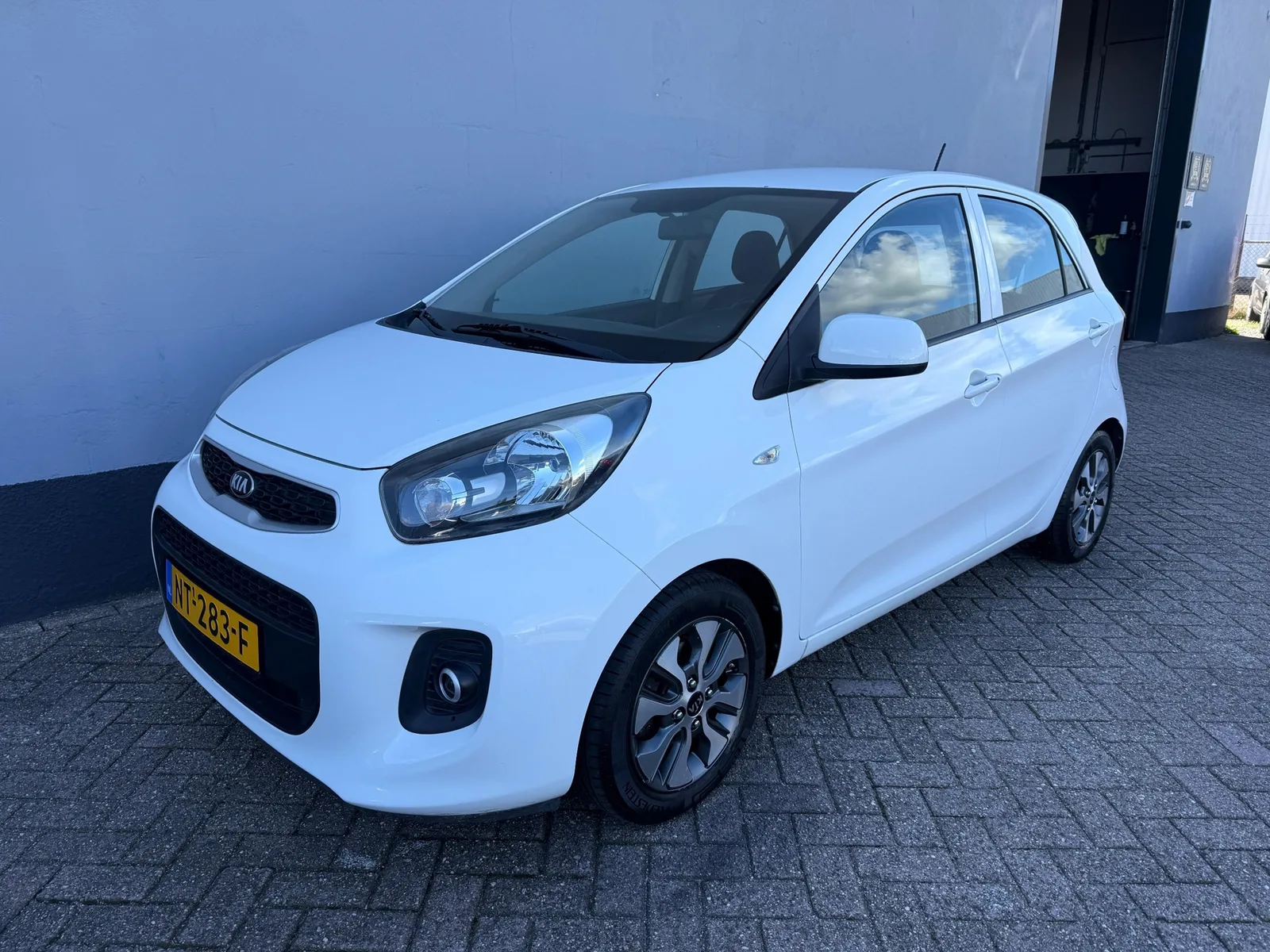 Kia Picanto (2017) — foto 1