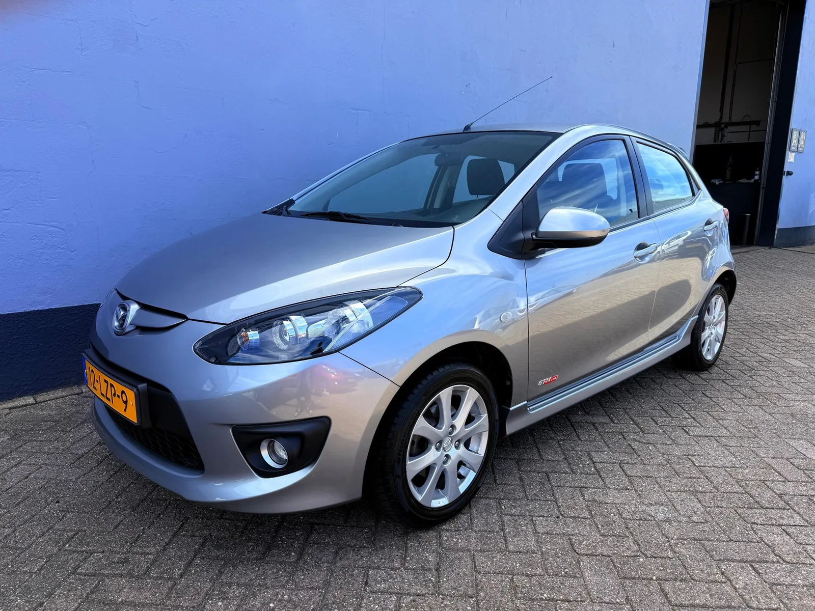Mazda 2 (2010) — foto 1