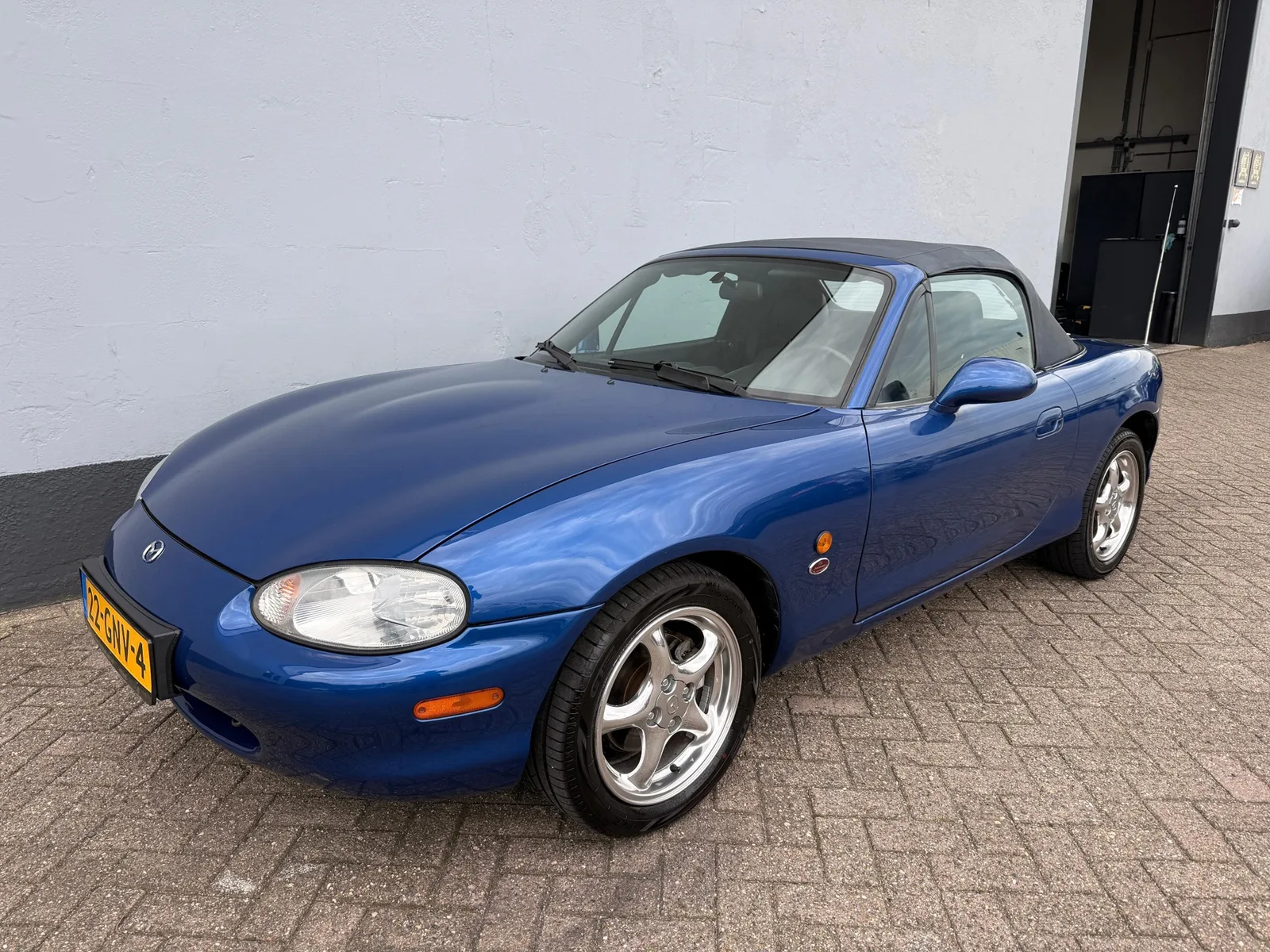 Mazda MX-5 (1999) — foto 1
