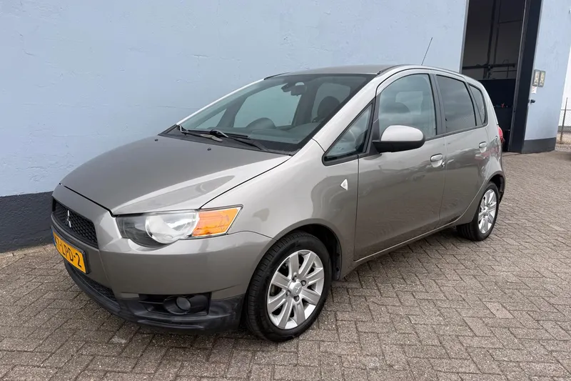 Mitsubishi Colt (2010)