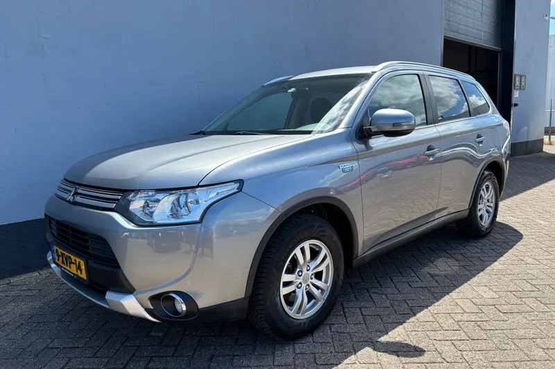 Mitsubishi Outlander (2014)