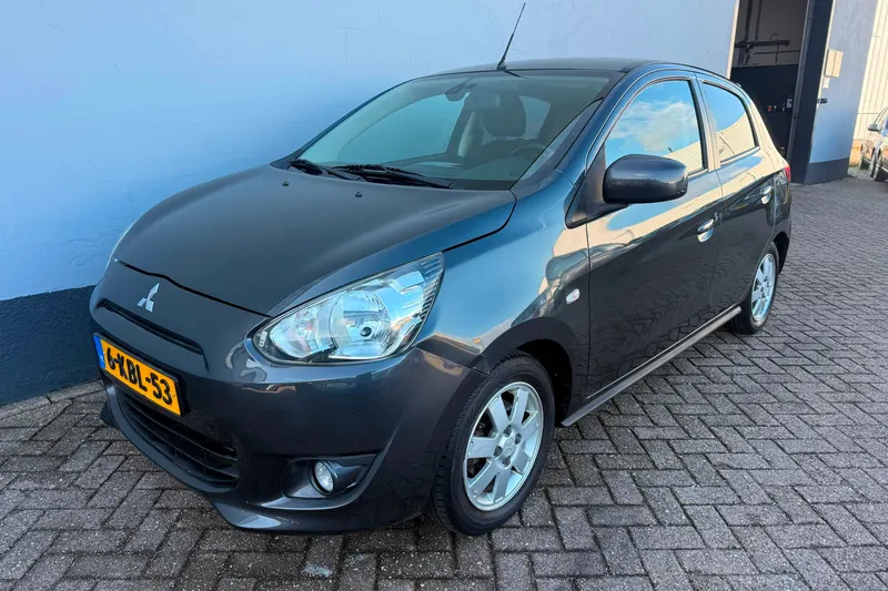 Mitsubishi Space Star (2013)