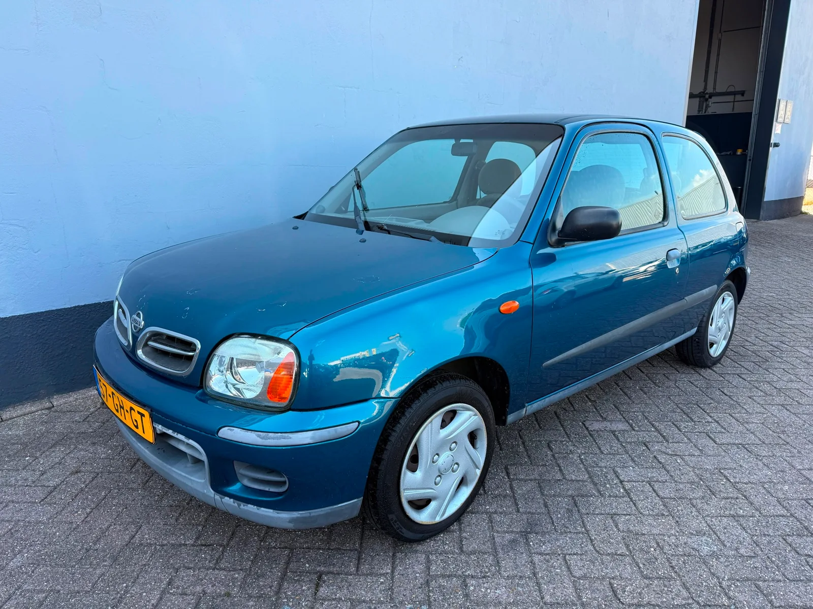 Nissan Micra (2000) — foto 1