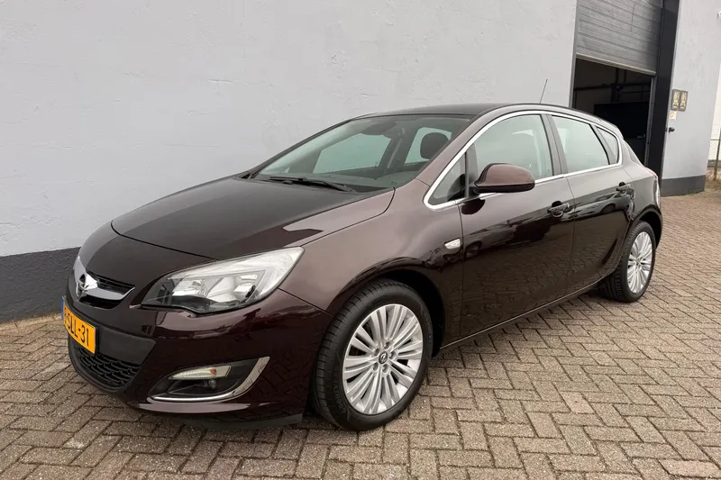 Opel Astra (2013)