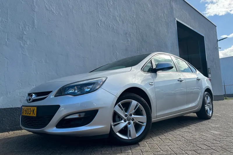 Opel Astra (2013)
