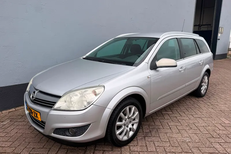 Opel Astra (2008)
