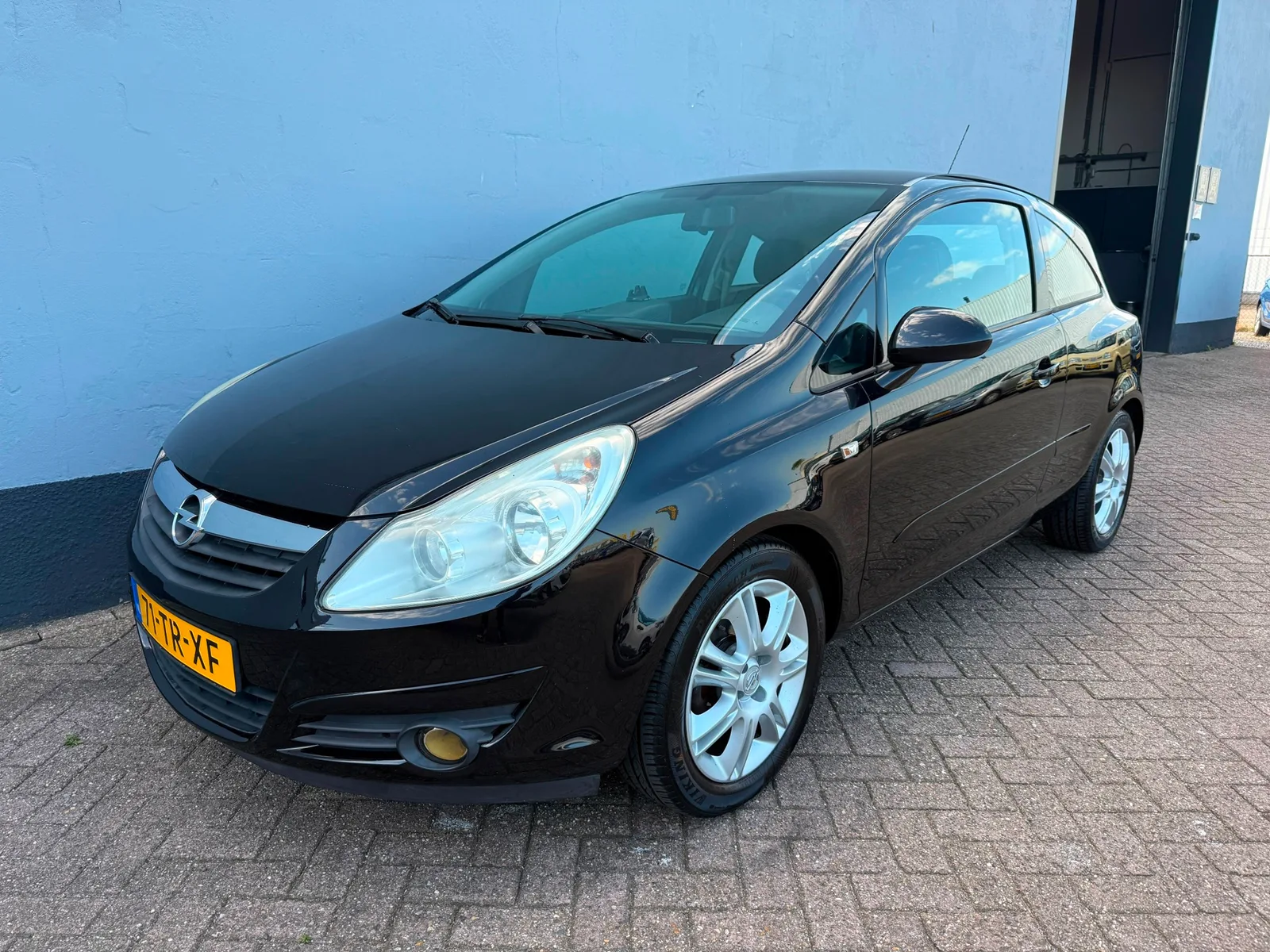 Opel Corsa (2007) — foto 1