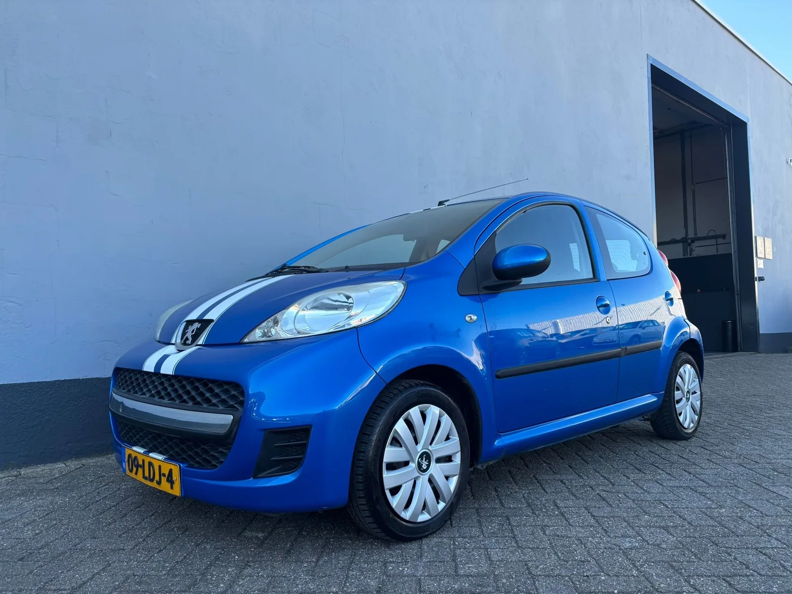 Peugeot 107 (2009) — foto 1