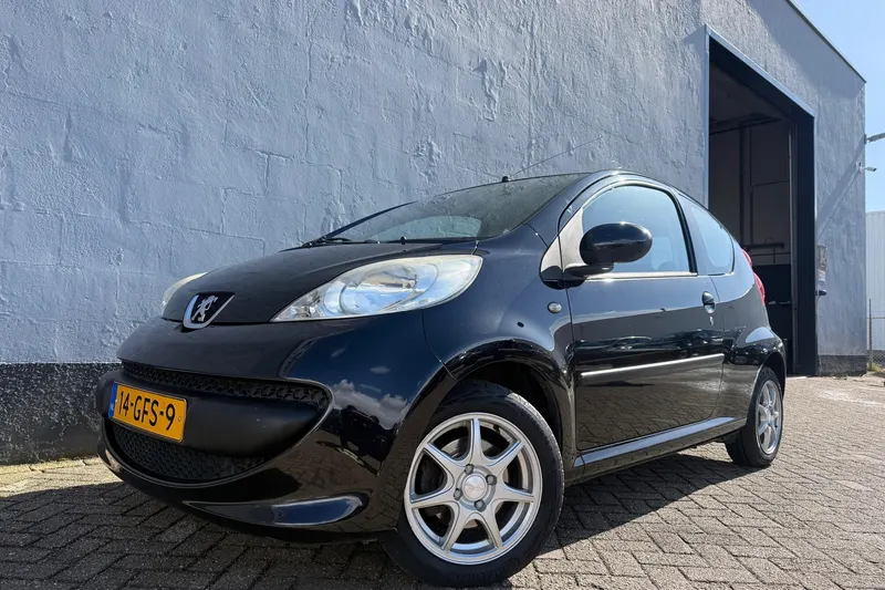 Peugeot 107 (2008)