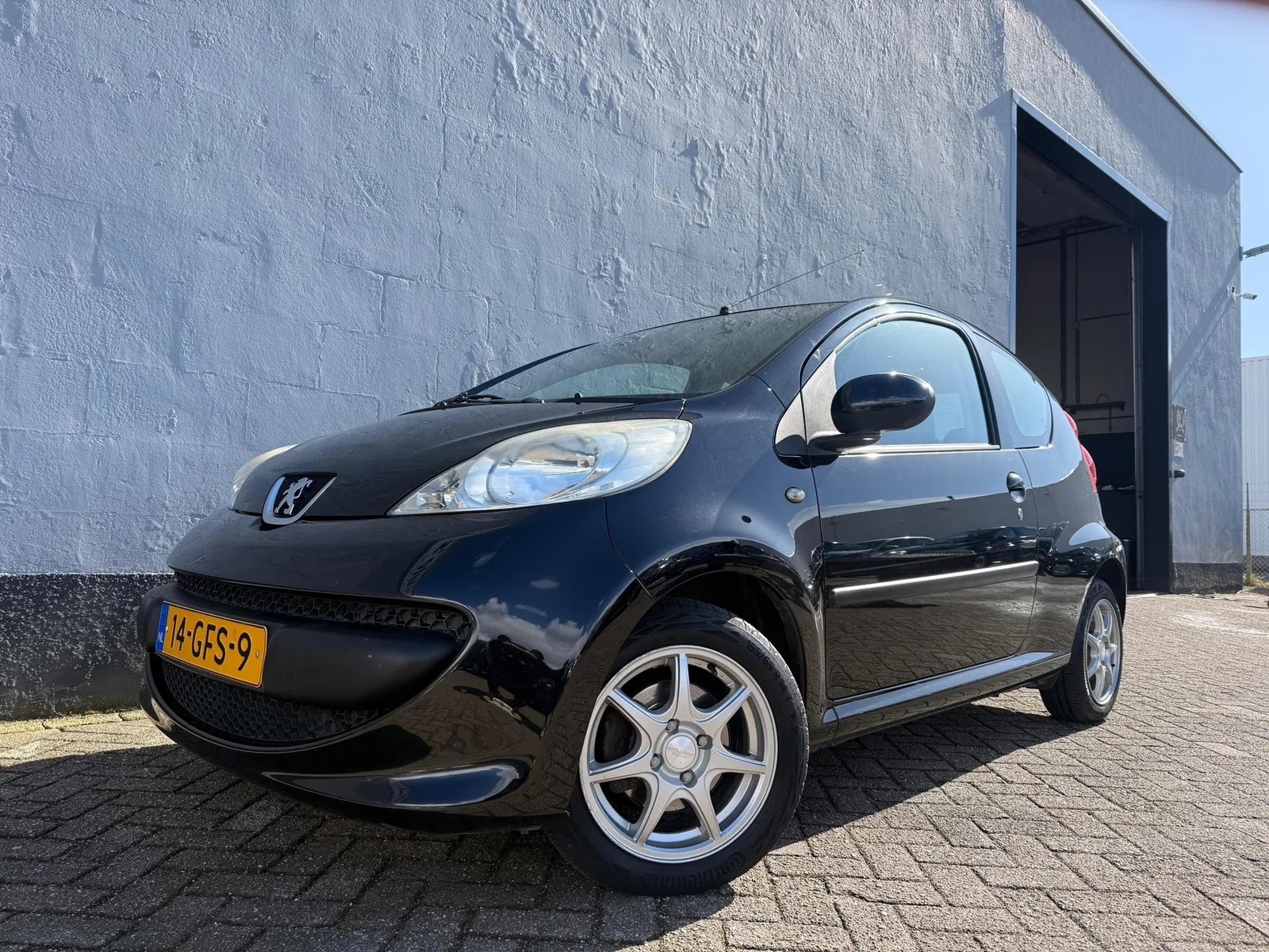 Peugeot 107 (2008) — foto 1