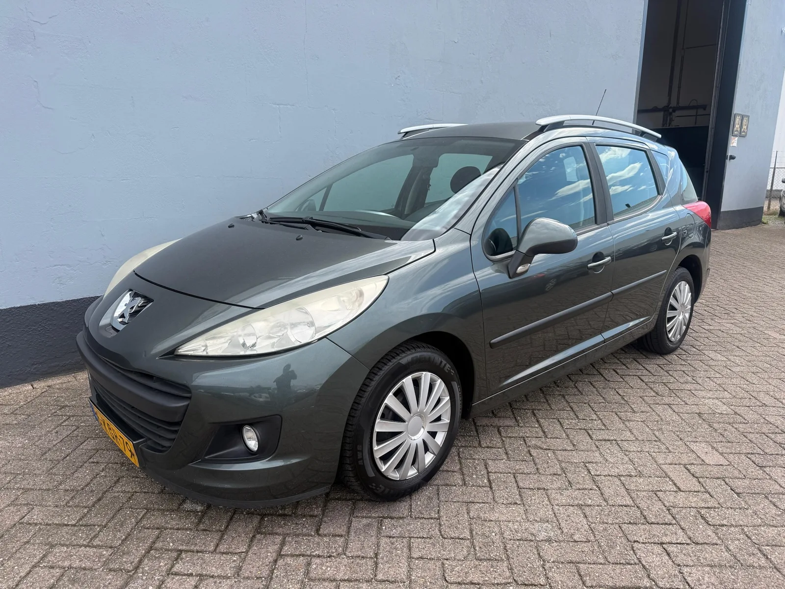 Peugeot 207 (2011) — foto 1