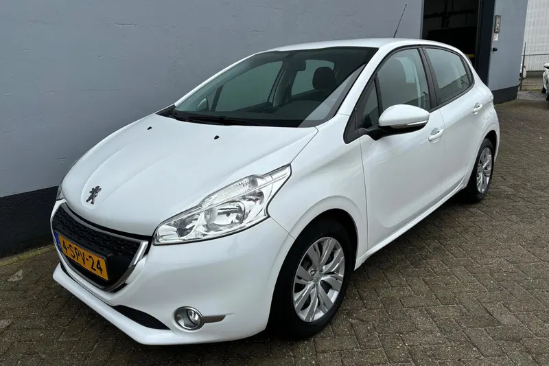 Peugeot 208 (2013)