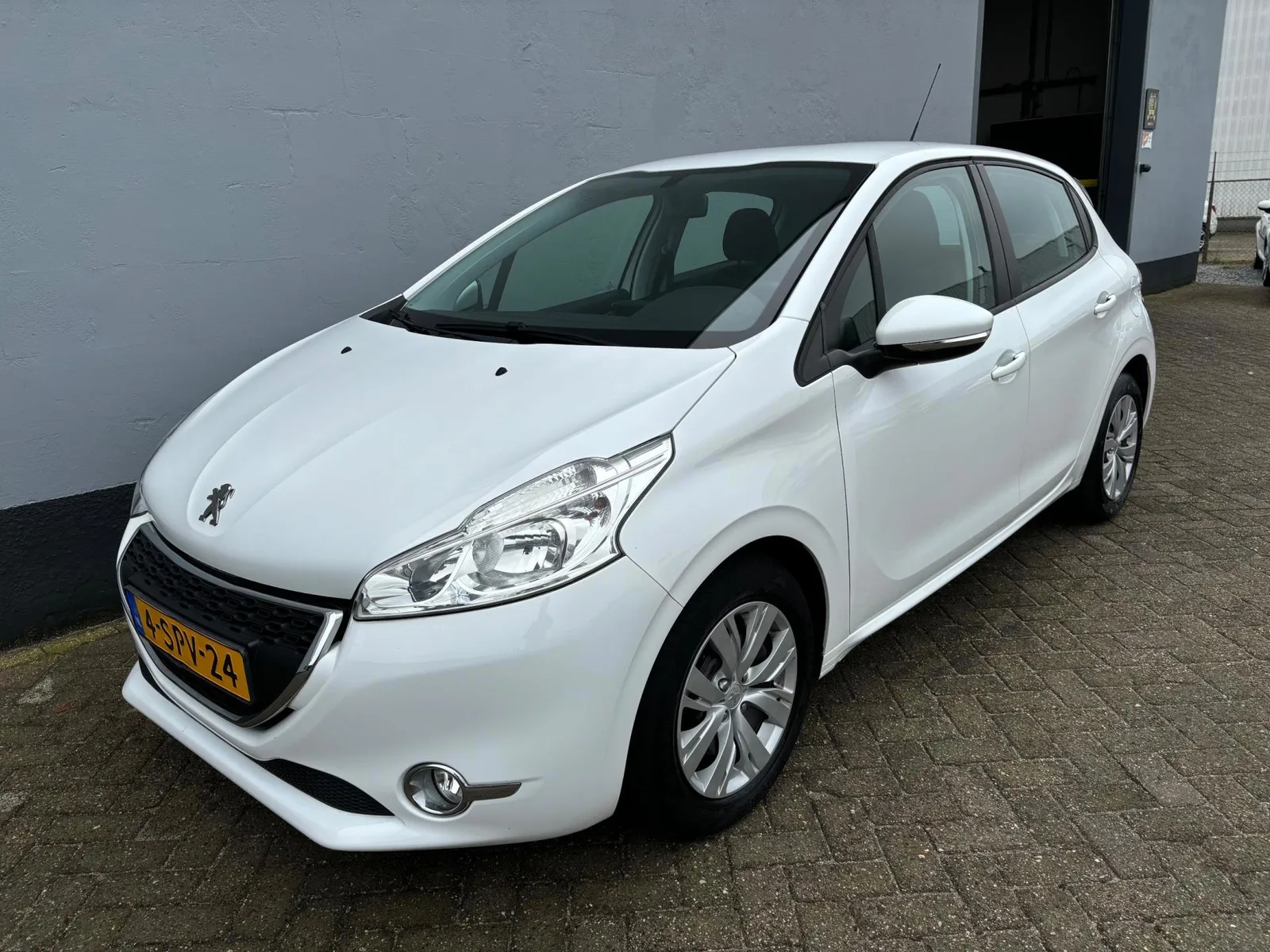 Peugeot 208 (2013) — foto 1