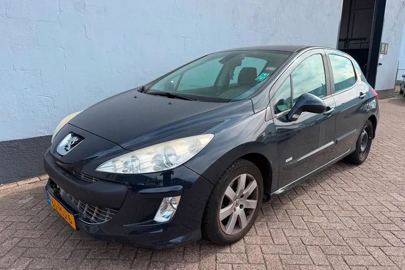 Peugeot 308 (2011)